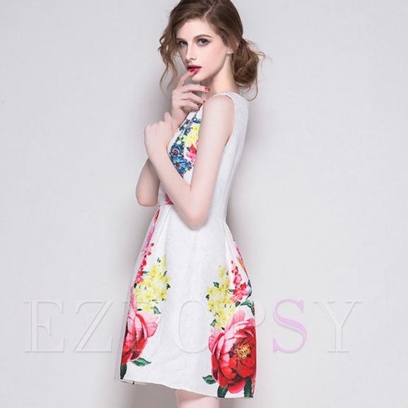 GSY Dresses & Skirts - Floral dress NWT size S